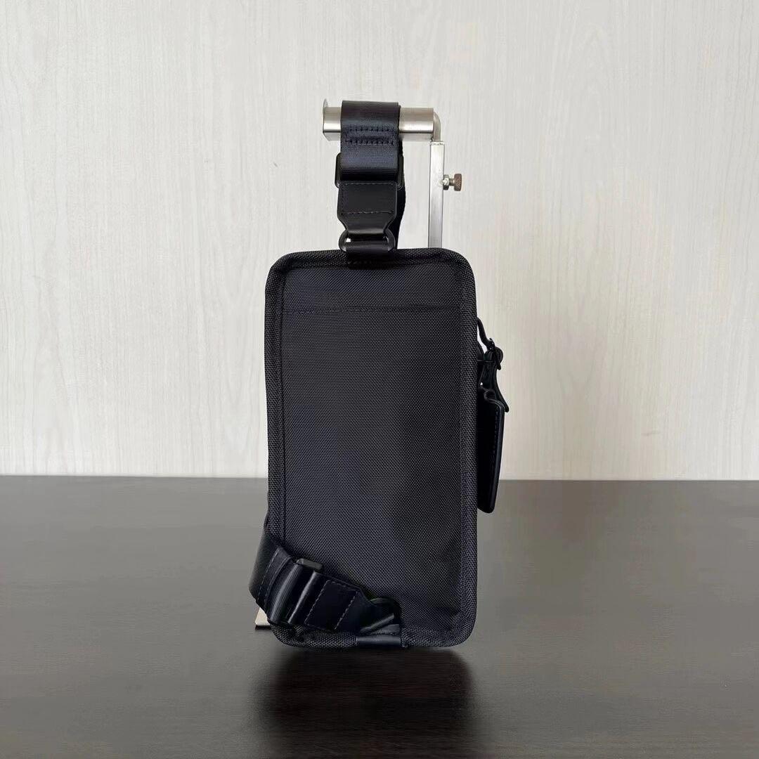 TUMI　トゥミ　ボディバッグ　ウエストバッグ　コンパクト　スリング　ブラック TUMI トゥミ ボディバッグ ウエストバッグ コンパクト スリング