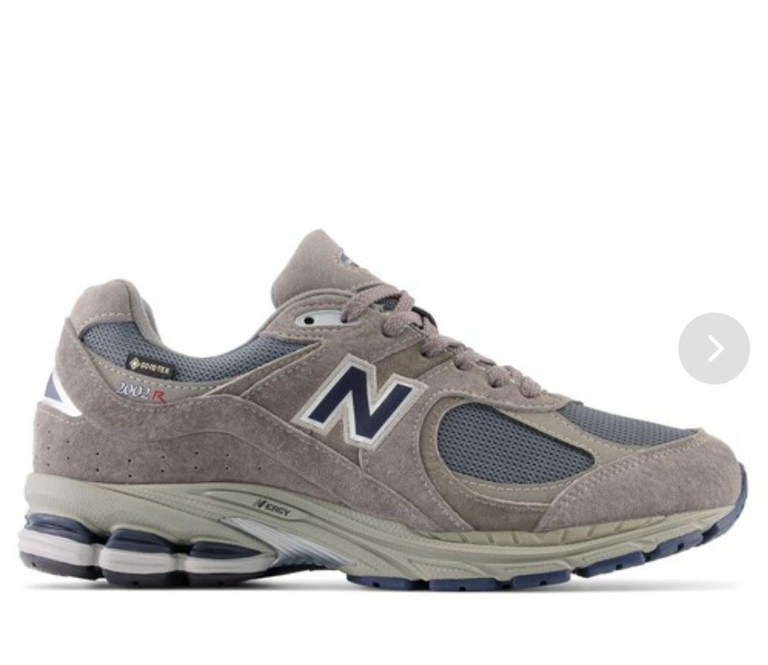 定価よりお買い得！　New Balance M2002R GTX　新品未使用