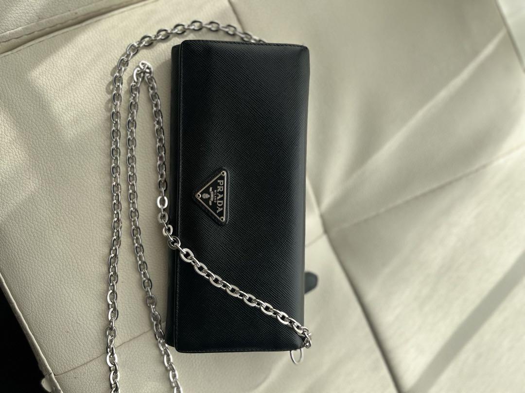 本当に信頼出来る店 PRADA サフィアーノブラックレザー三つ折り財布チェーンウォレット 小物