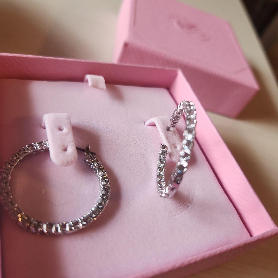 SWAROVSKI，スワロフスキー　フープピアス