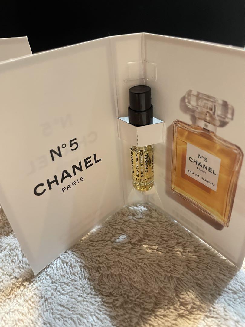 CHANEL ヘアピンセット 香水ボトルデザイン　3個セット CHANEL ヘアピンセット 香水ボトルデザイン 3個セット - メルカリ