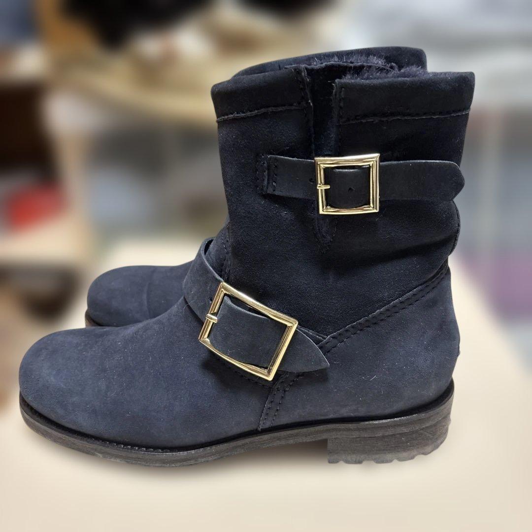 Jimmy Choo ネイビーバックル付きブーツ Jimmy Choo ネイビーバックル付きブーツ