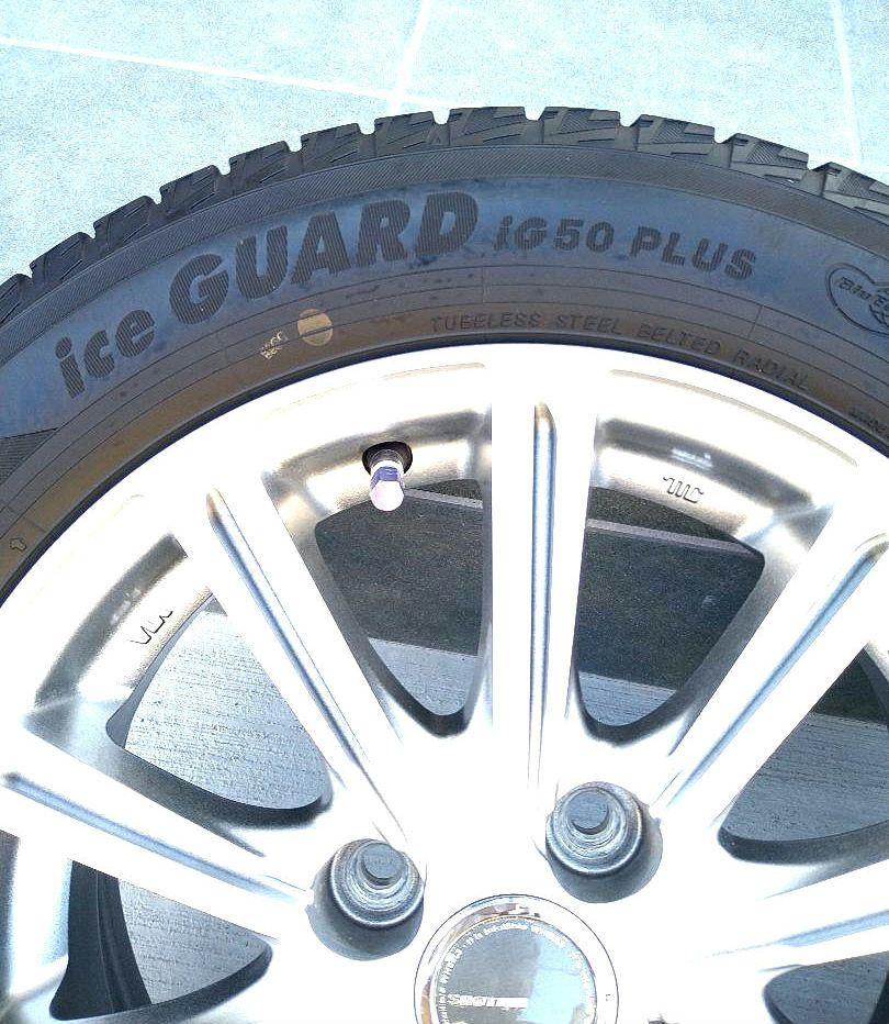 165/65R14 スタッドレスタイヤアルミホイール付き4本セット