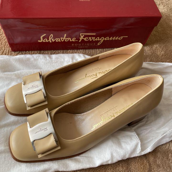 期間限定値下げ ヴァラ 25センチ 37fJQ-m74527143478 フェラガモ パンプス 特価超激得