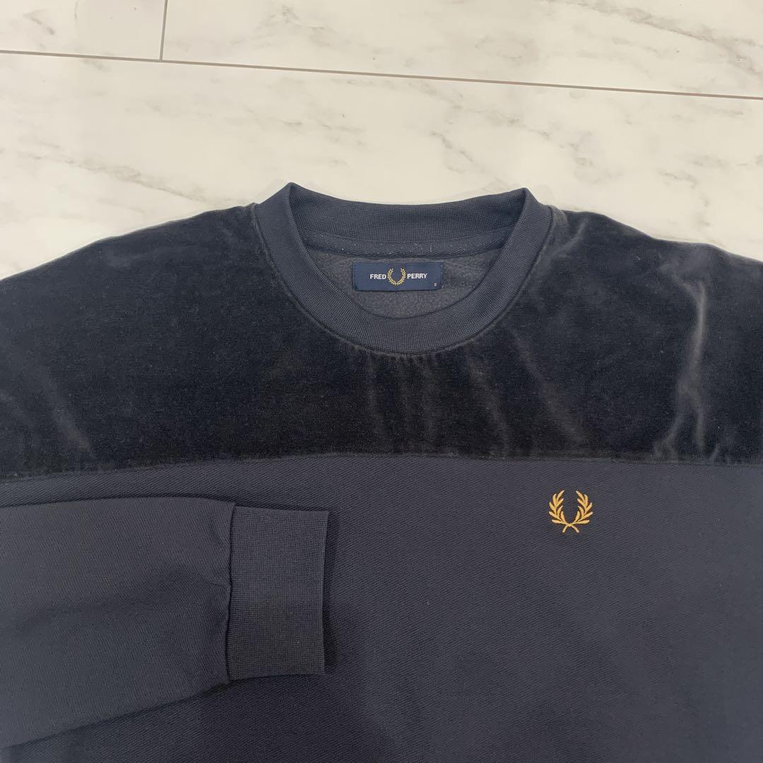 FRED PERRY ダークブルー 長袖トレーナー
