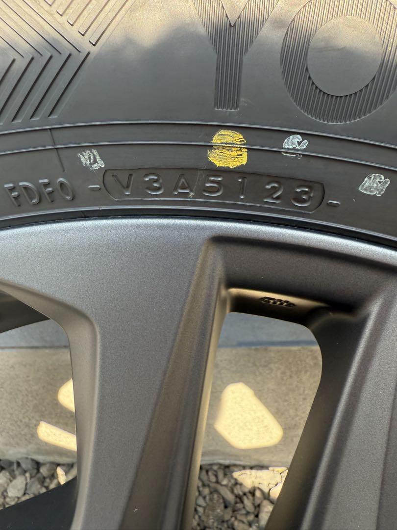 RAV4 adventure 純正19インチ　ホイールセット新車外し　ナット付き