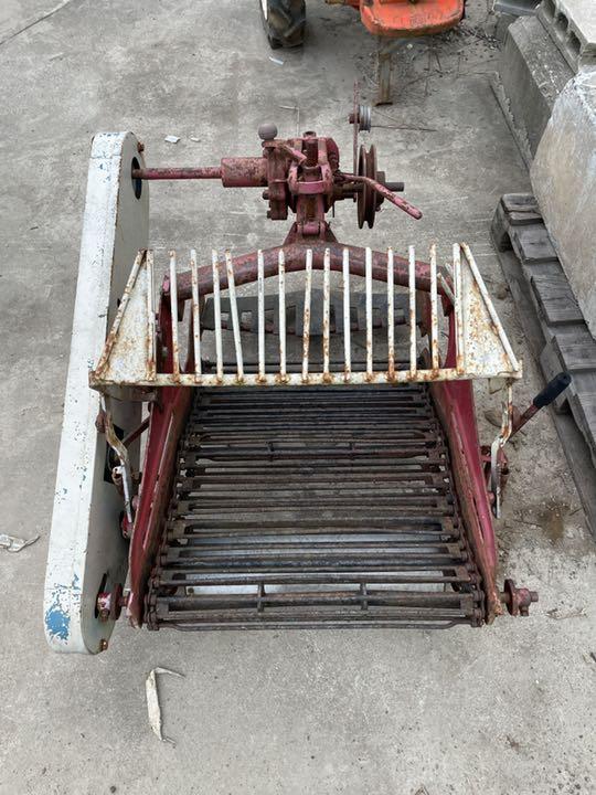 耕運機　管理機　芋掘り機　掘取機　ウエダ　農機具