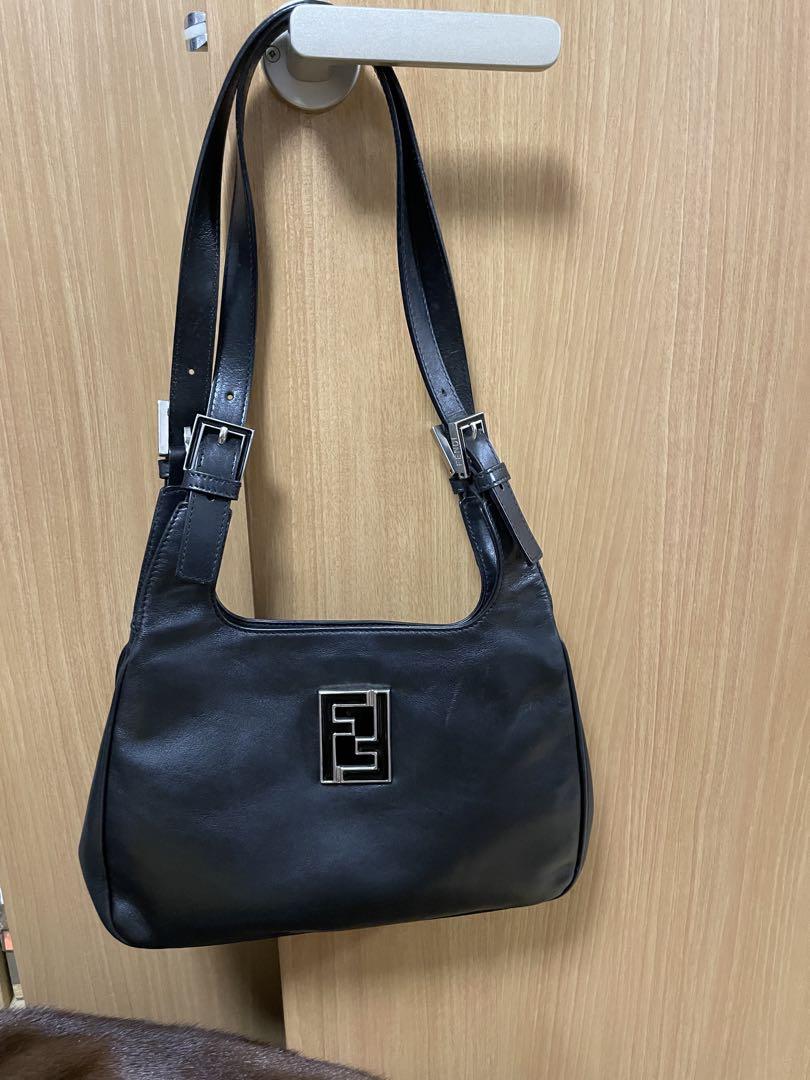 鑑定済❗️FENDI 黒革のショルダーバッグ　20231118