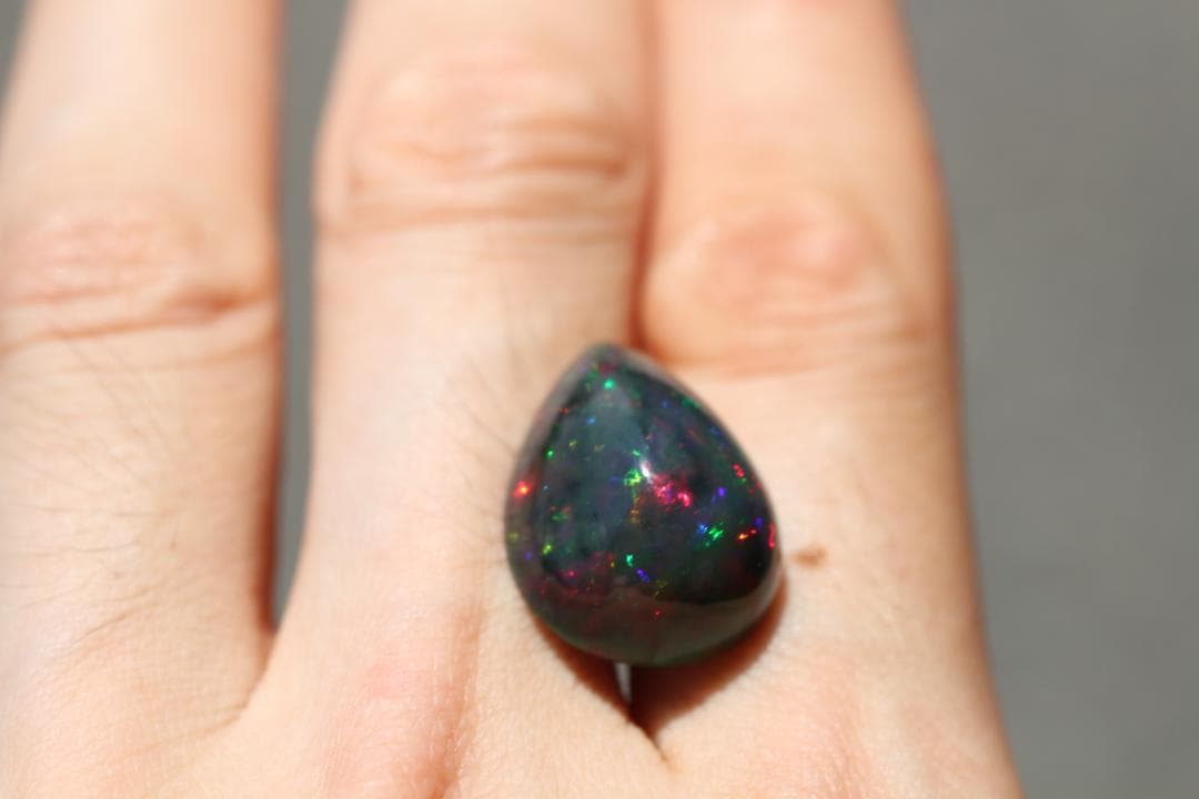 ブラックオパール 13.623ct