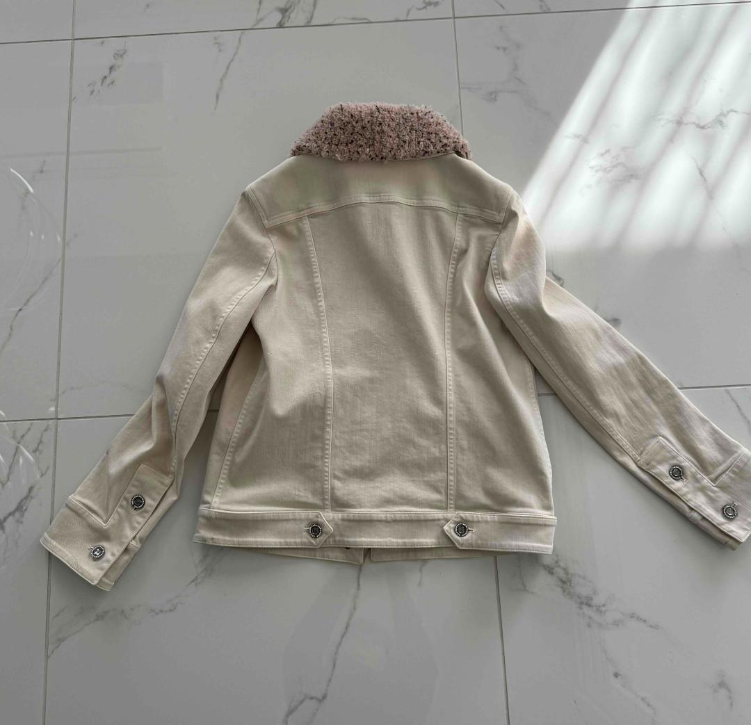 CHANEL ボア襟ジャケット CHANEL ボア襟ジャケット