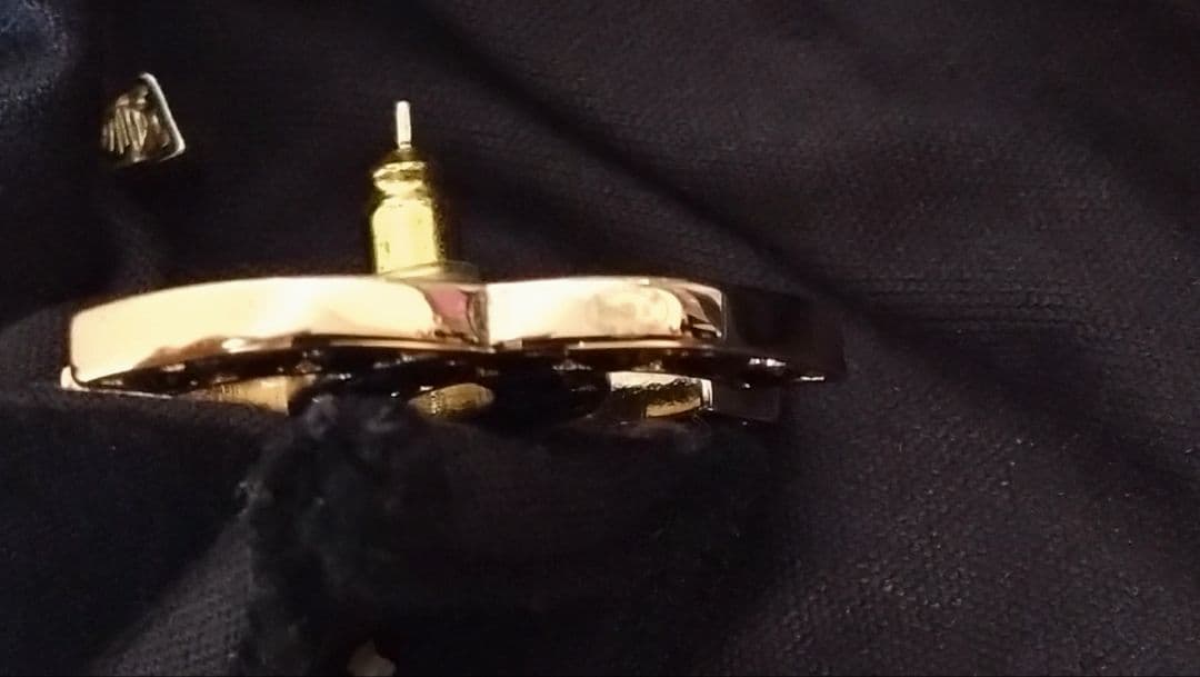 CHANEL ゴールド ロゴ ピアス CHANEL ゴールド ロゴ ピアス