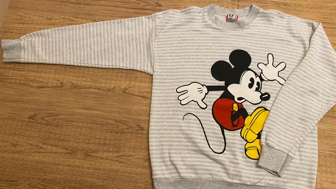 Disney DESIGNS 90s ミッキーマウス　トレーナー