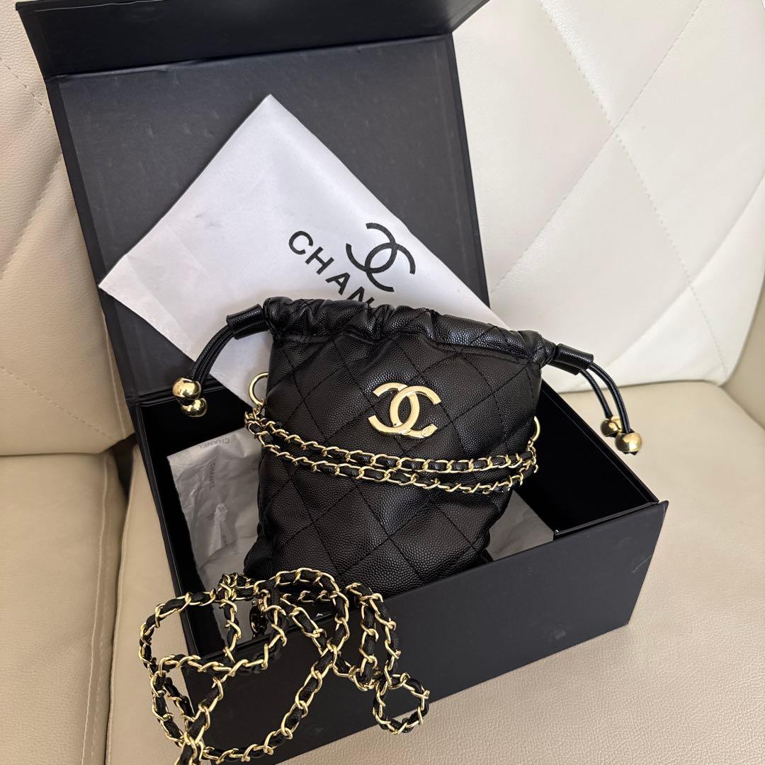 CHANEL 新品 ノベルティ ショルダーバッグ ゴールドチェーン ブラック CHANEL 新品 ノベルティ ショルダーバッグ ゴールドチェーン ブラック