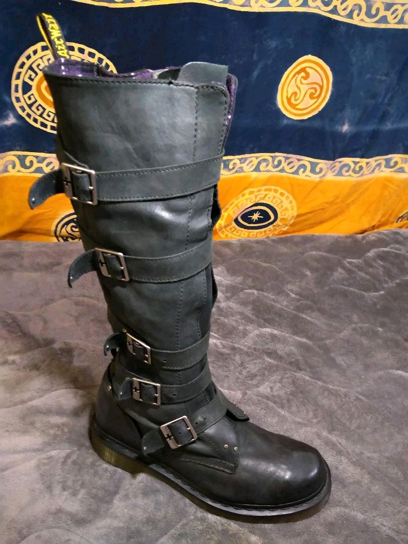 超激得最新作 美品 5連ベルト ロングブーツ UK7 w8mgz-m74571137370 Dr.Martens ドクターマーチン 通販低価