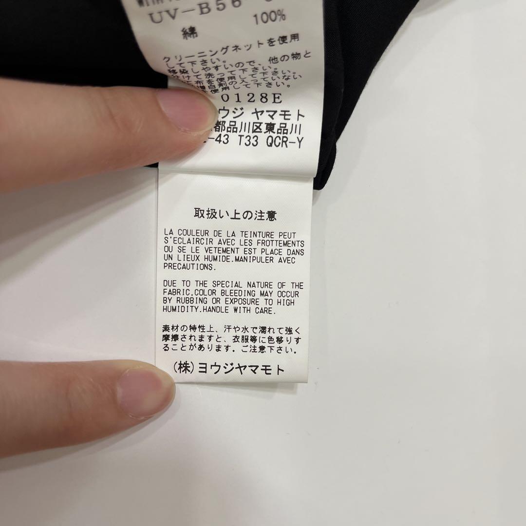 S'YTE 黒のボタンアップシャツ