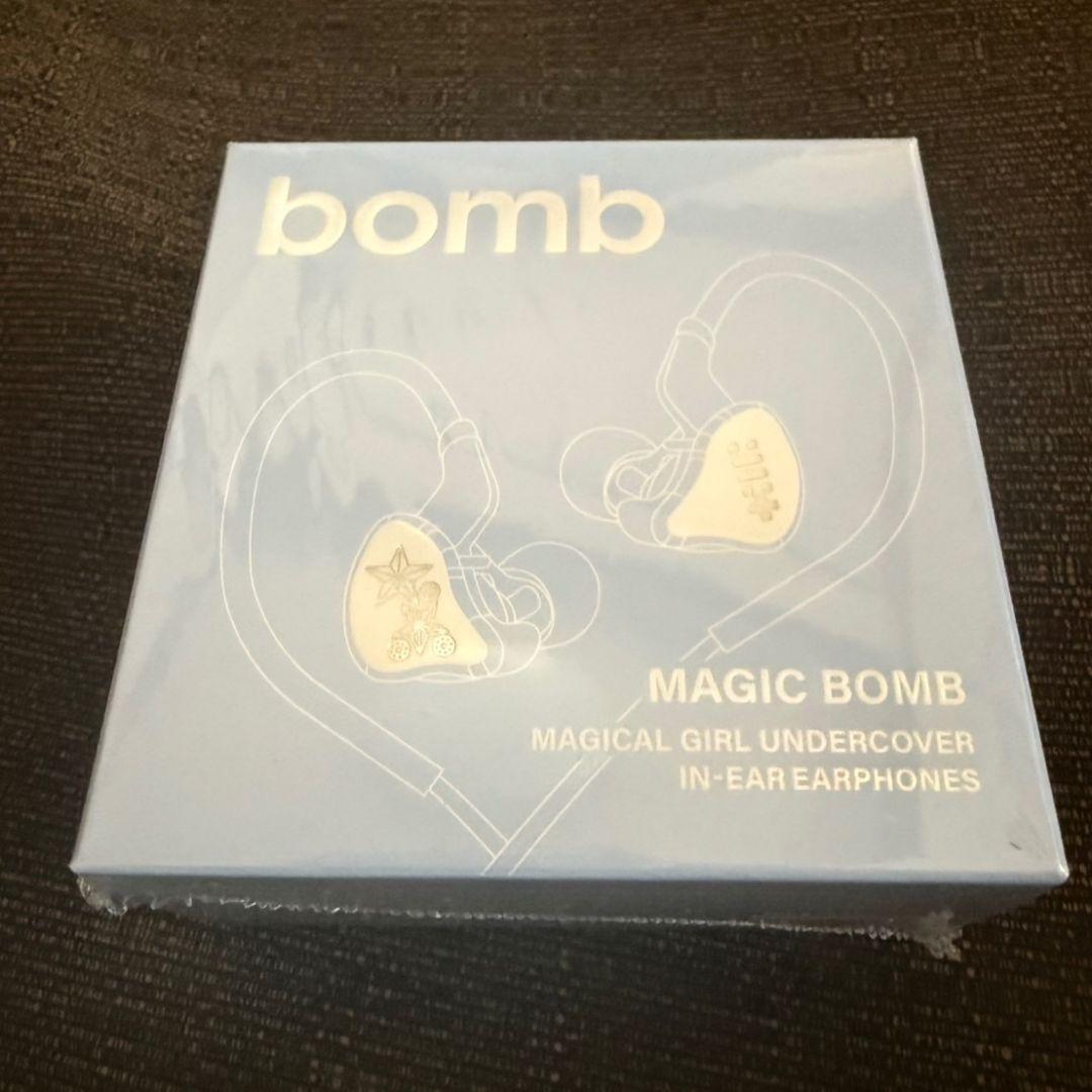 ILLIT bomb merch ver. 公式 イヤモニ イヤホン アルバム ILLIT bomb Merch ver アルバム イヤホン イヤモニ - メルカリ