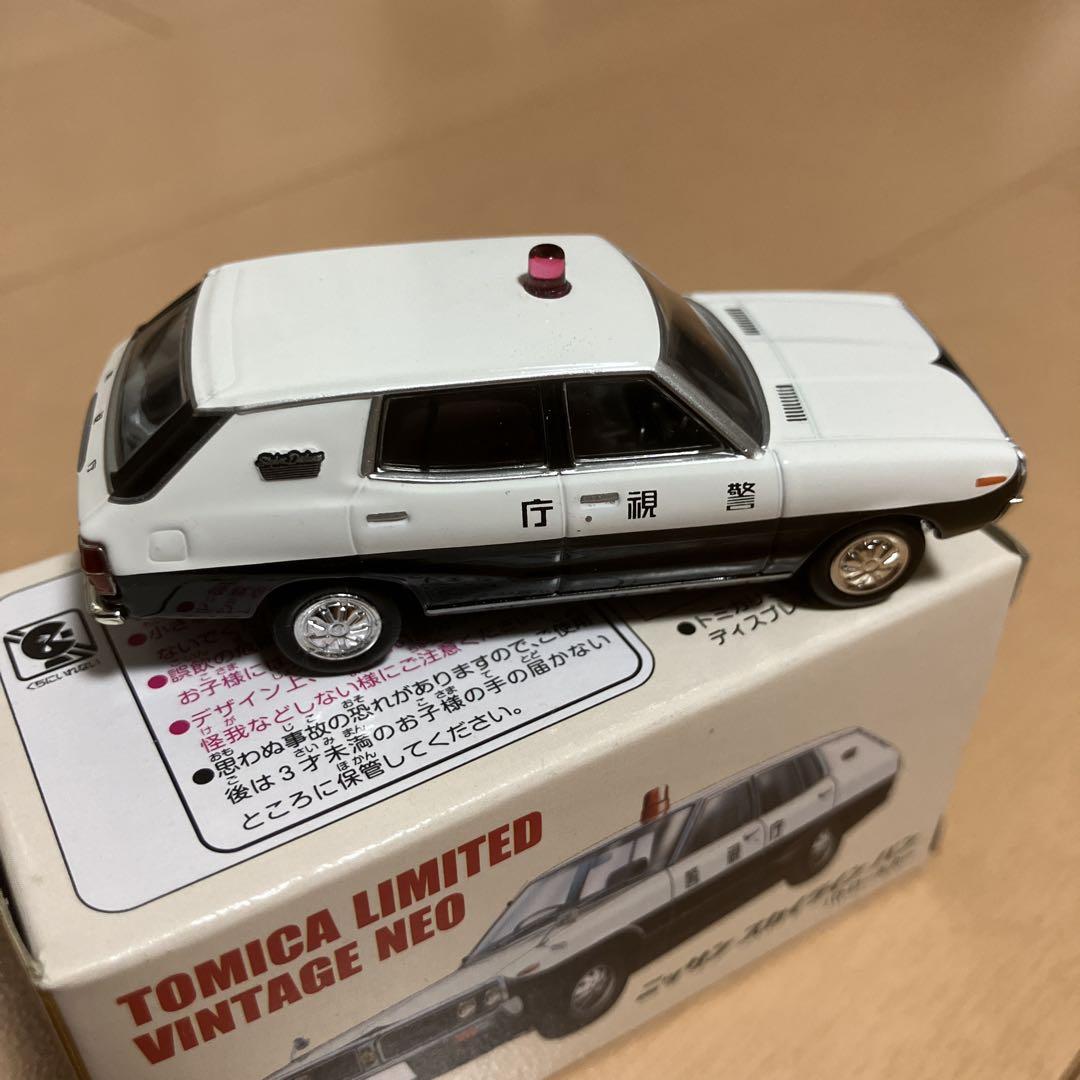 トミカリミテッド ヴィンテージネオ ニッサン スカイラインバン パトロールカー