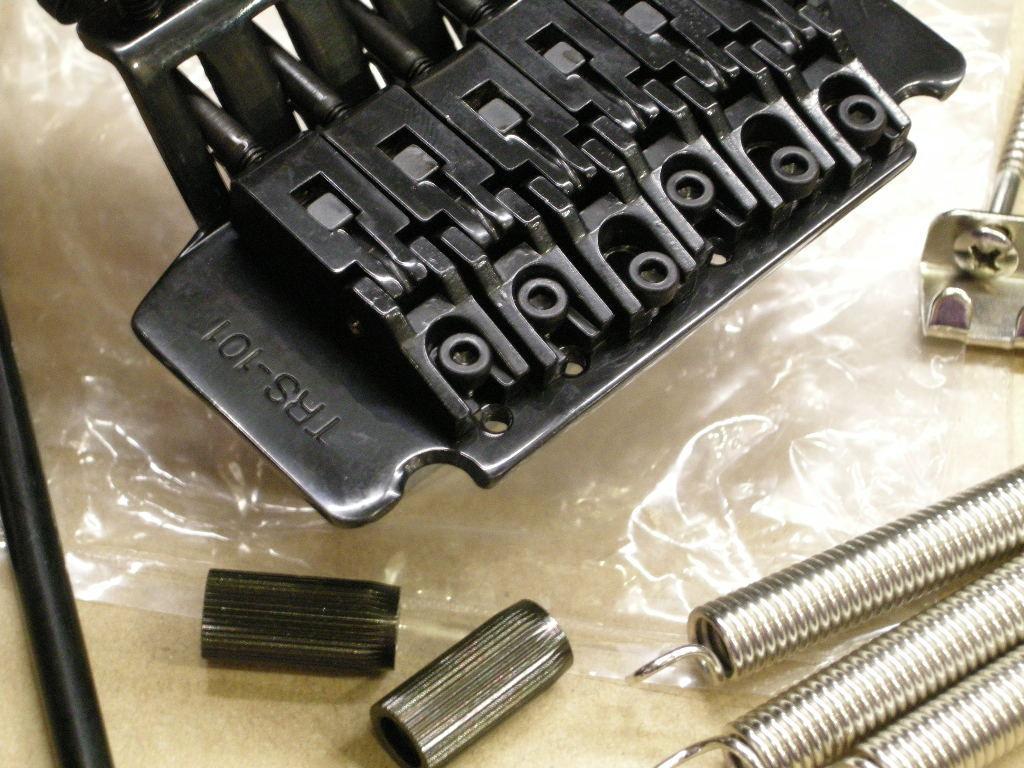 TAKEUCHI製 ロッキングトレモロ TRS-101 (B) 左用 レフティ