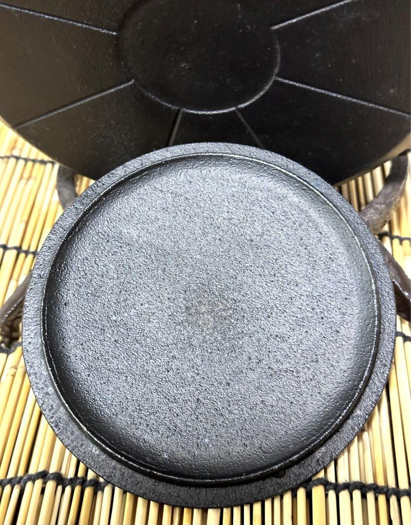 未使用相当品　南部岩鋳造　１８型平アラレ　ＩＨ対応品　南部鉄瓶　南部鉄器　鉄瓶