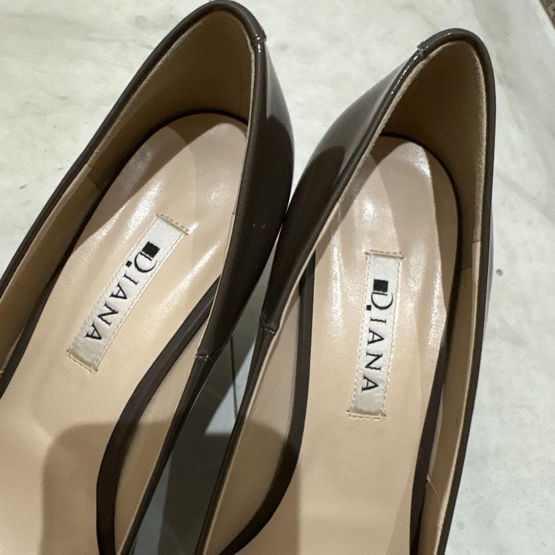 【美品】DIANA エナメルパンプス