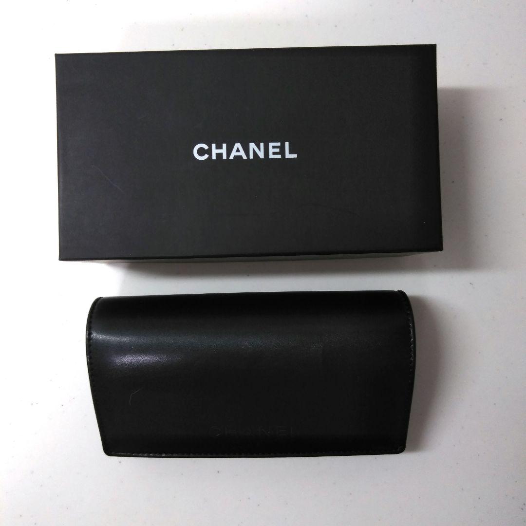 CHANEL　サングラス　スクエア シェイプ