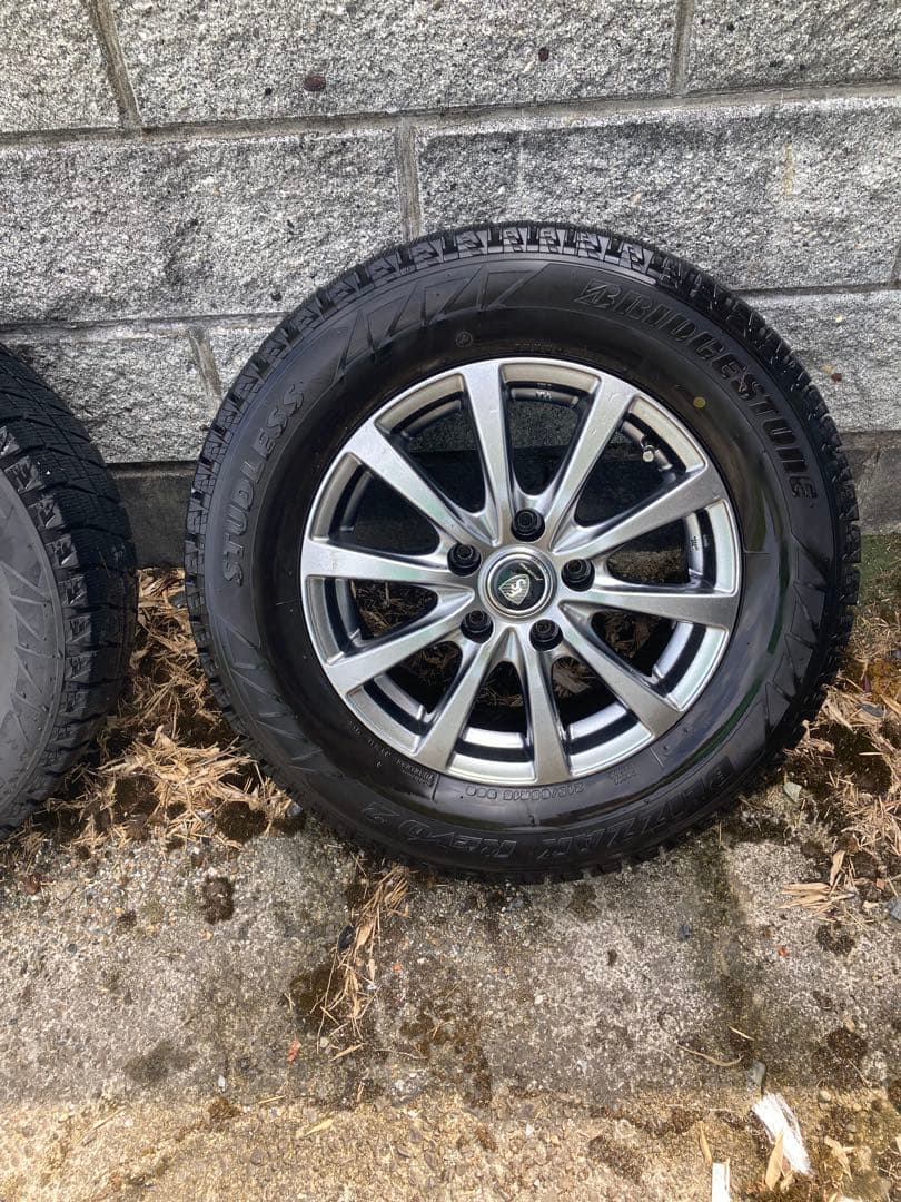 ブリザックスタッドレスタイヤとホイールセット 215/65R15インチ
