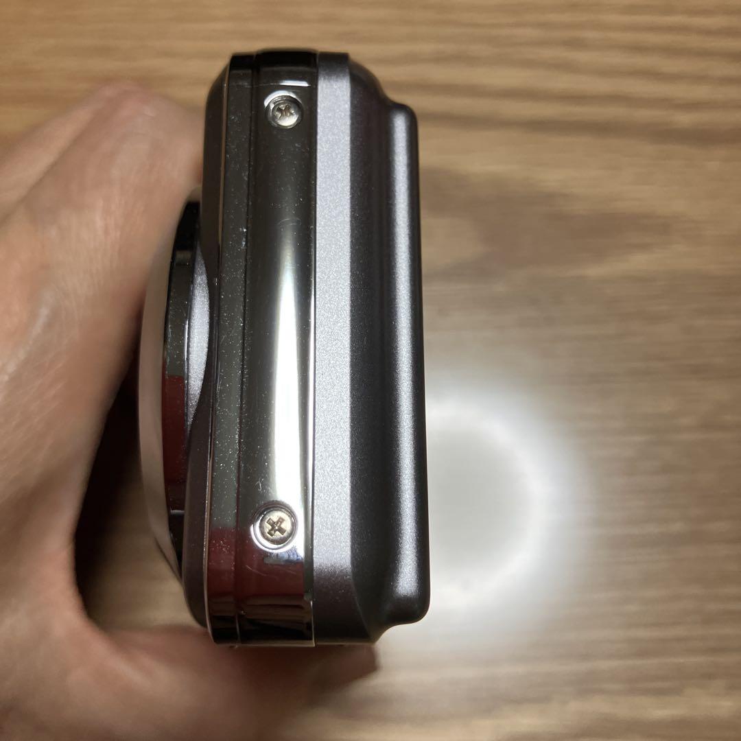 FUJIFILM　デジカメ　FINEPIX AX550 電池式