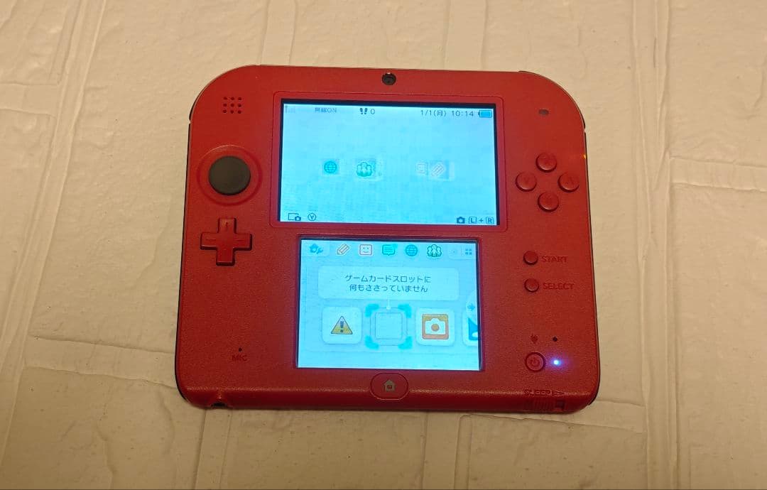 Nintendo 2DS レッド 本体・充電器 Nintendo 2DS レッド 本体・充電器