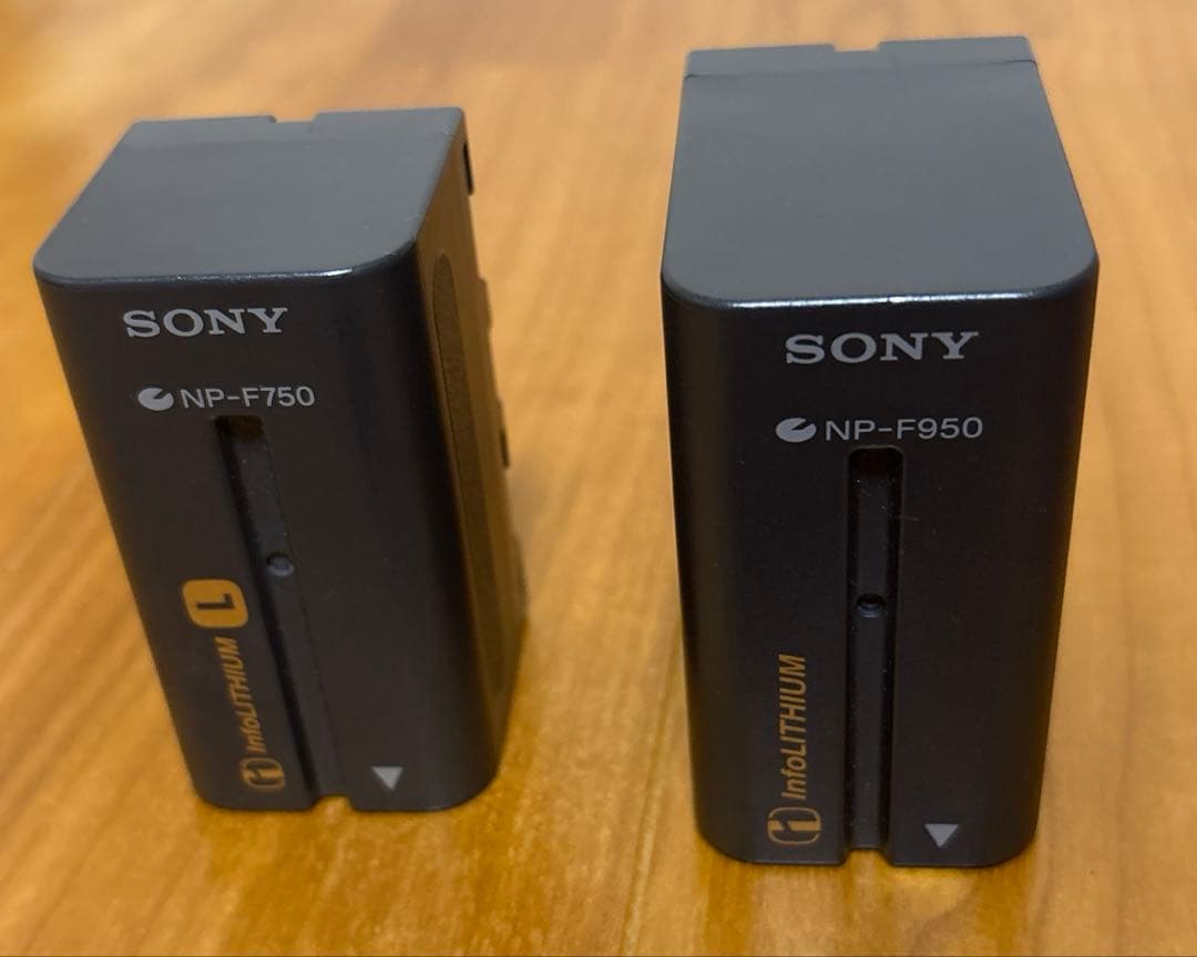 SONY Handycam DCR-TRV9 本体、バッテリー他 SONY Handycam DCR-TRV9 本体、バッテリー他