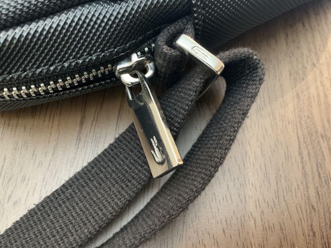 美品　ラコステ LACOSTE ショルダーバッグ　ボディバッグ　ブラック