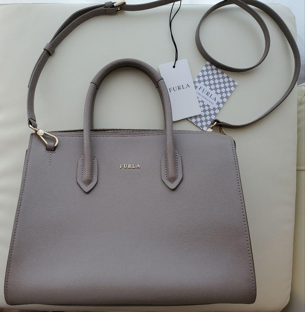 FURLA グレー ハンドバッグ ストラップ付き