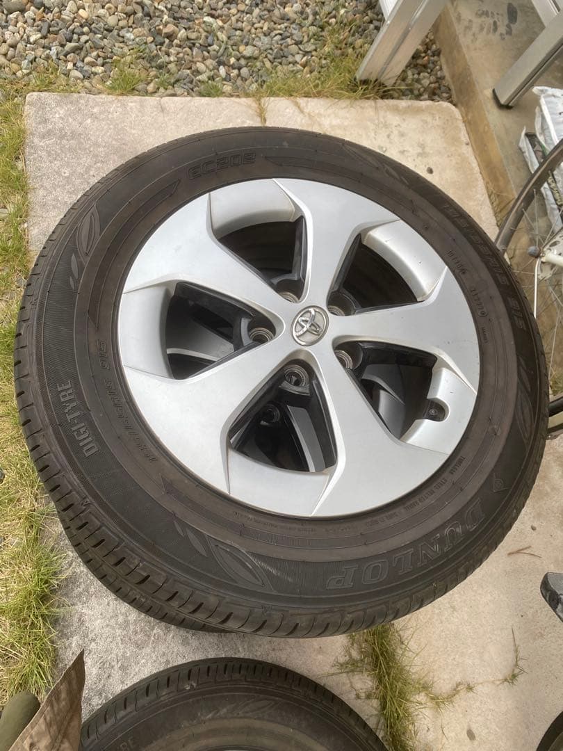 送料込み　トヨタ 30 プリウス 、タイヤ、ホイールセット　4本