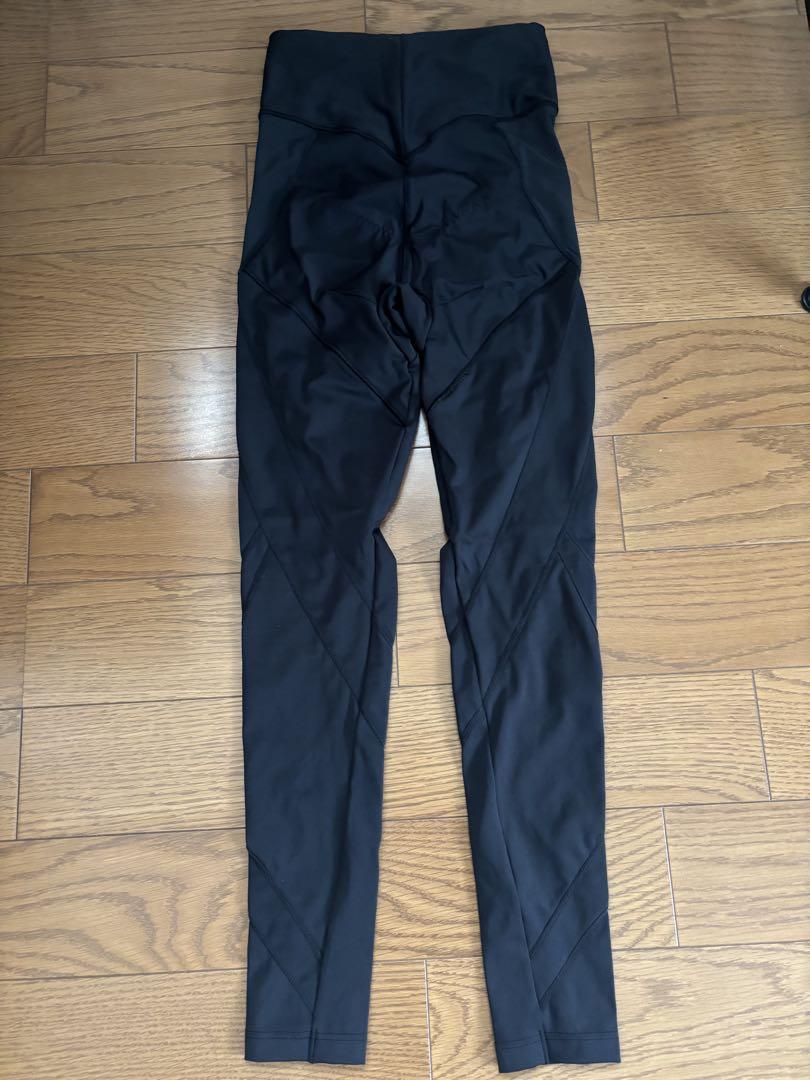 【新品 未使用】【LAVA】パーフェクト フォーム レギンス プラス/Mサイズ LAVA】パーフェクトフォームレギンス(M): ヨガウェアLAVA公式