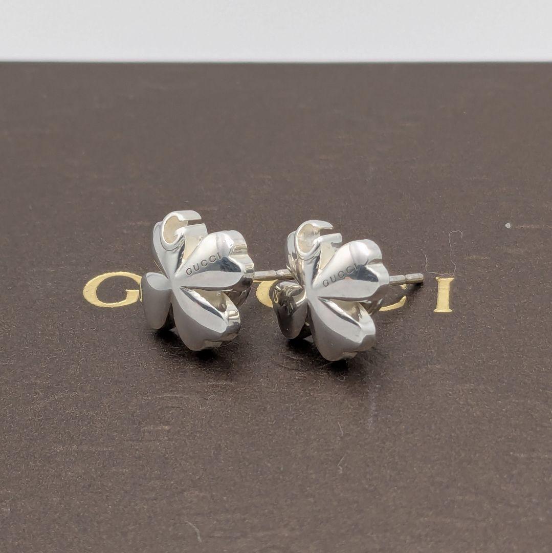 美品 グッチ GUCCI クローバー Gカット シルバー ピアス