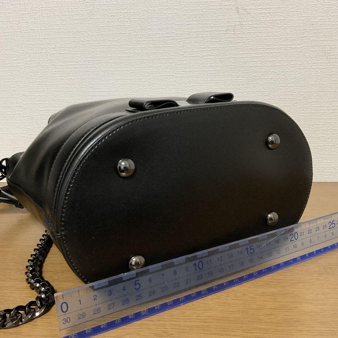 フェラガモ ショルダーバッグ 黒 新品未使用 ハンドバック ヴァラ チェーン