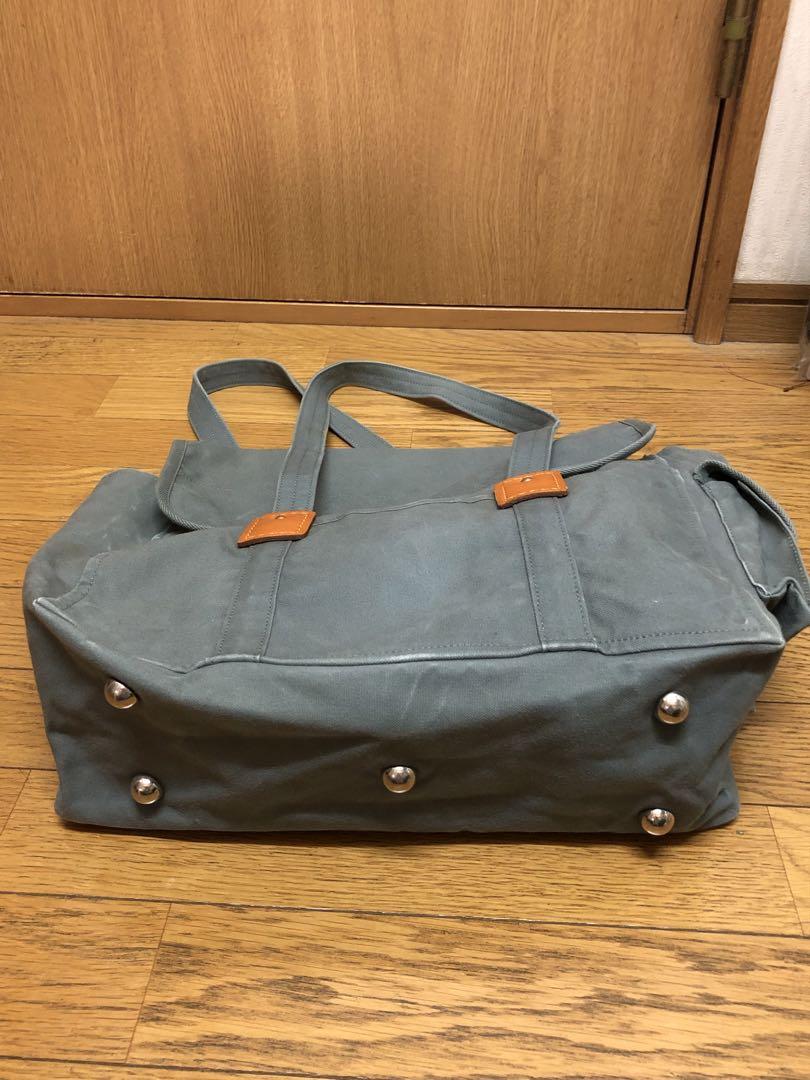 底鋲 横にポケット