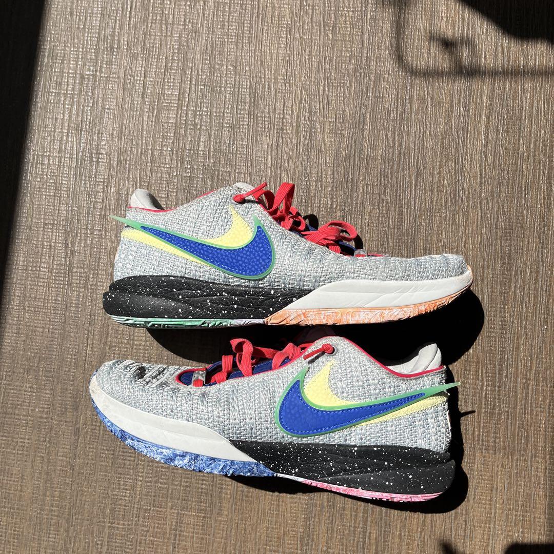 Nike レブロン20