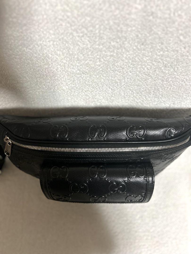 GUCCI GGエンボス ベルトボディバッグ ブラックレザー