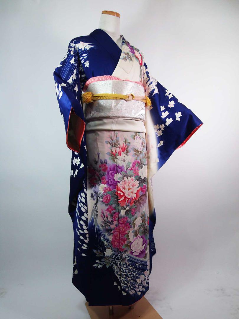 豪華 振袖 友禅 花文様 金駒刺繍 着物 正絹 アイボリー×紺色系
