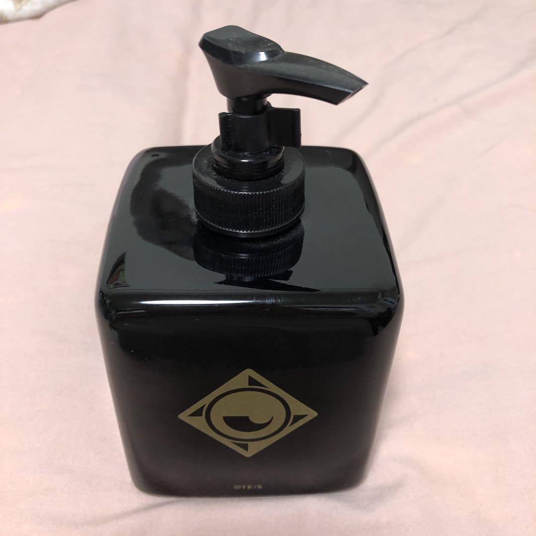 未使用 傷なし 黒 ディスペンサー スパイファミリー WISEのロゴ入り
