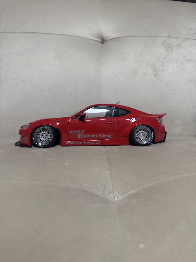 ミニカー AUTOart Rocket Bunny TOYOTA 86 1/18