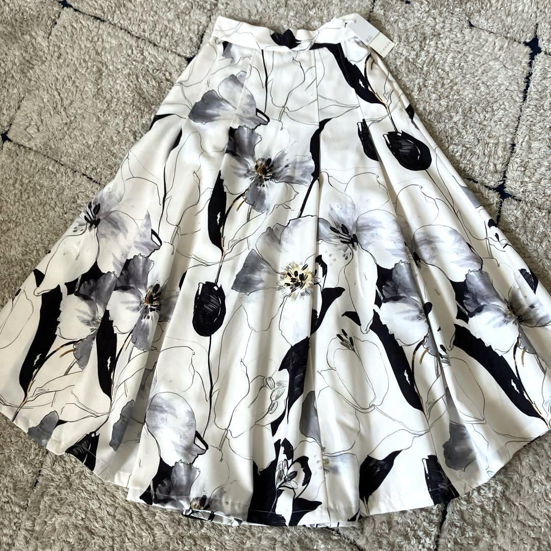 【タグ付き✨】リエンダ　アートフラワー　花柄フレアスカート　ロング