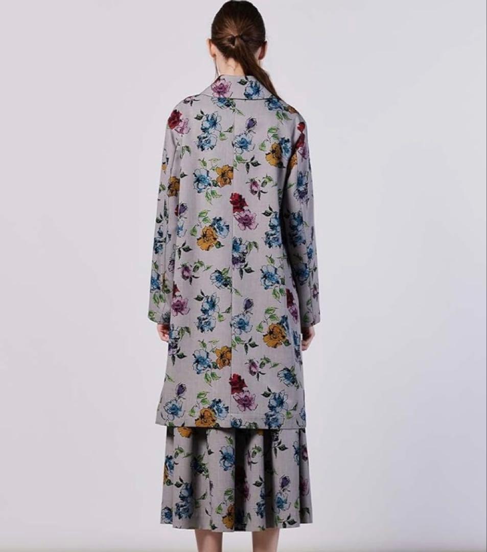 新品[ダブルスタンダードクロージング] フラワープリントステンカラーコート