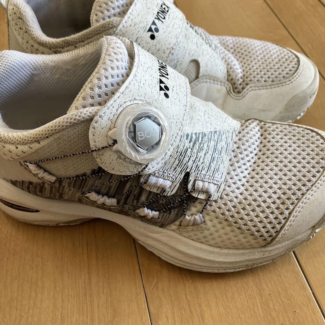 テニスシューズ22 YONEX ダイヤル5 22センチ