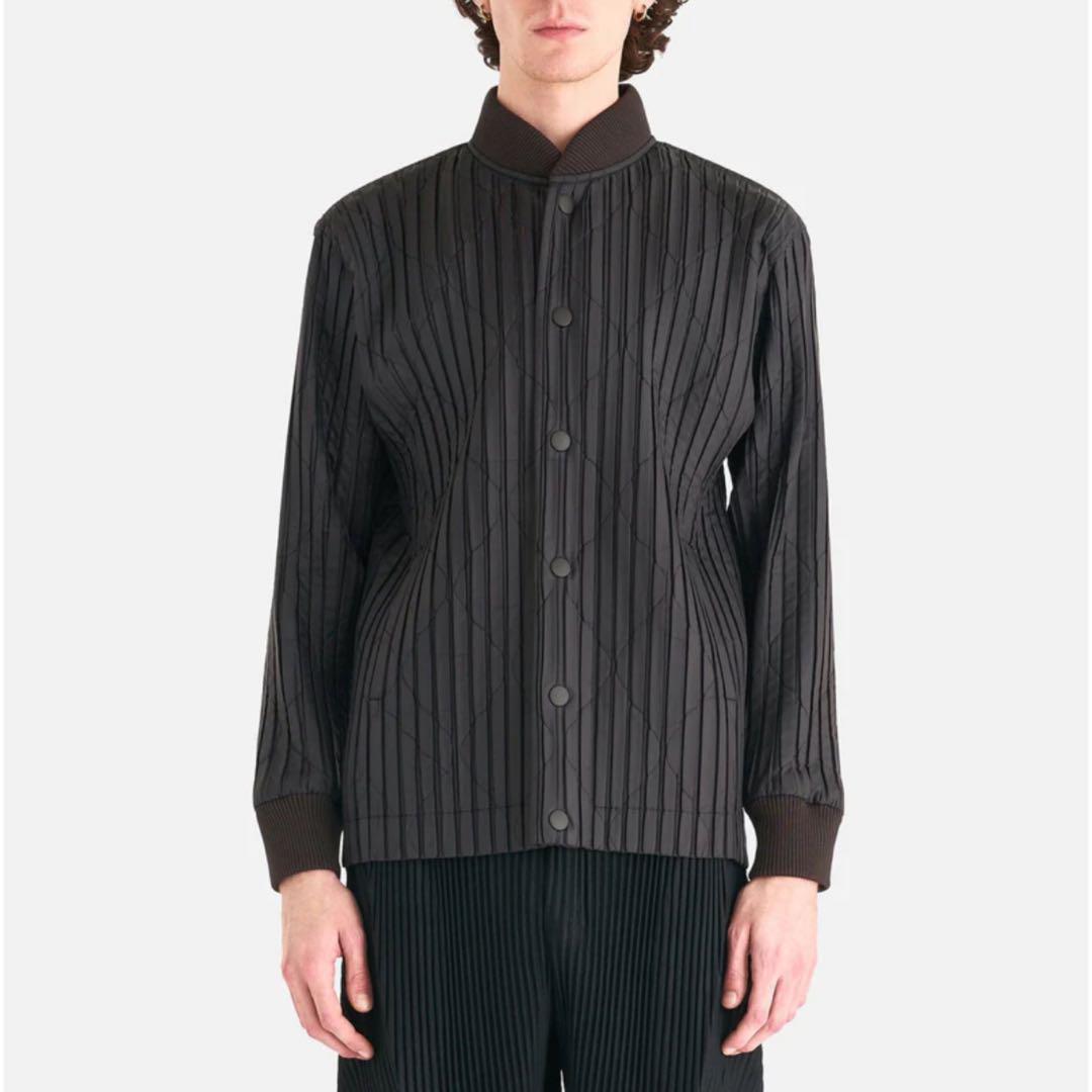 極美品 HOMME PLISSE 23AW PADDED PLEATSジャケット 画像1
