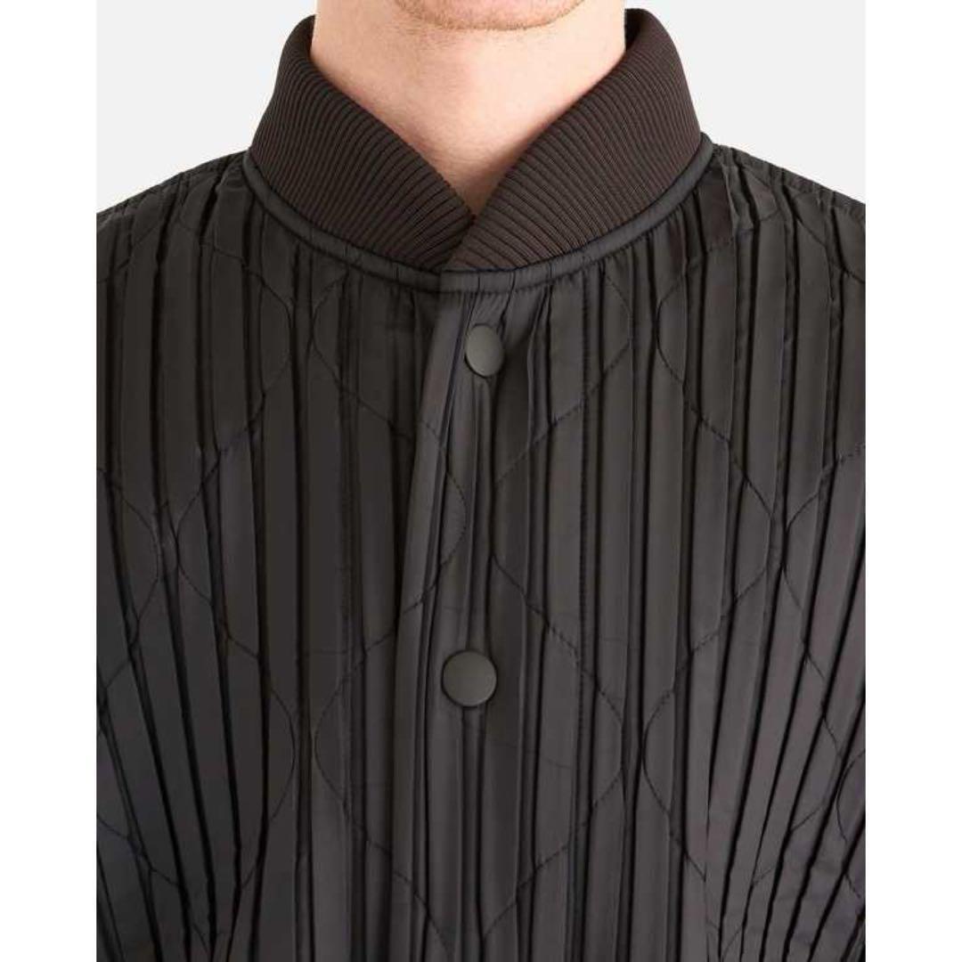極美品 HOMME PLISSE 23AW PADDED PLEATSジャケット 画像3