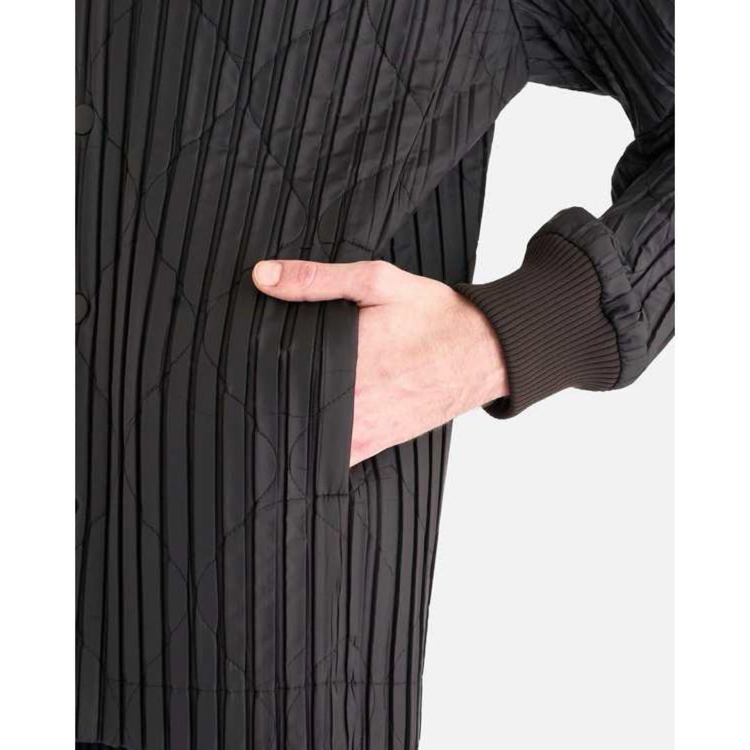 極美品 HOMME PLISSE 23AW PADDED PLEATSジャケット 画像4