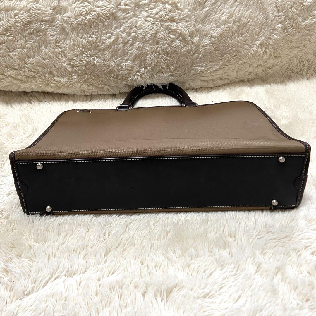 【美品】タケオキクチ　ビジネスバッグ　撥水　レザー　2way