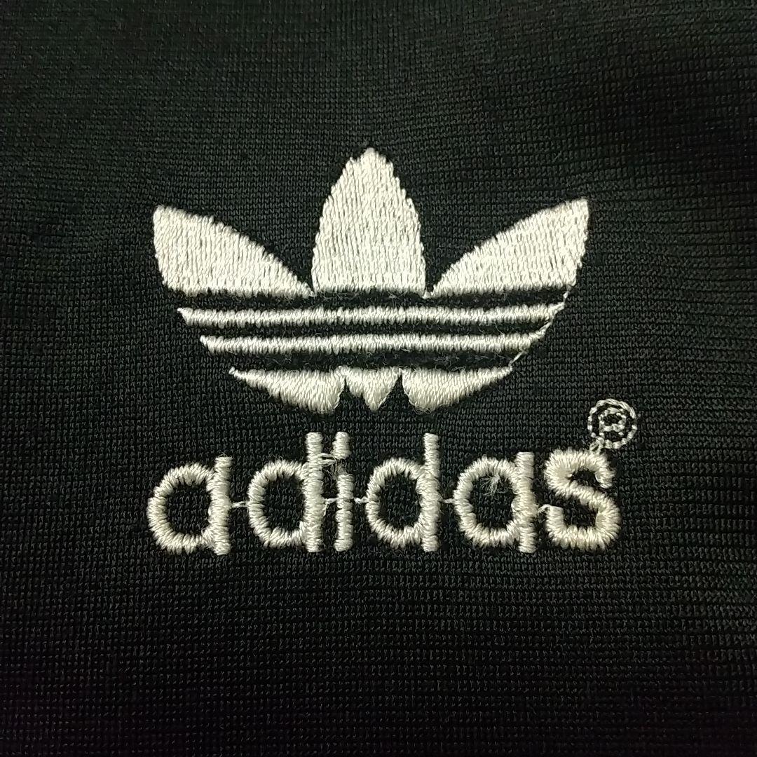 アディダス 刺繍ロゴ