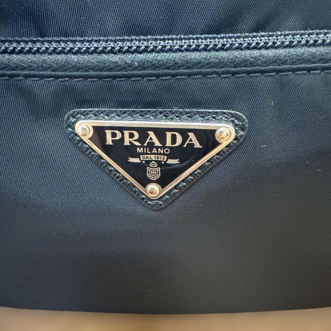 PRADA ブラック ショルダーバッグ